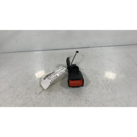 Attache ceinture arriere droit OPEL CORSA E Photo n°1