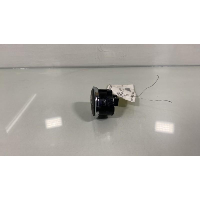 Bouton de warning OPEL CORSA E Photo n°1