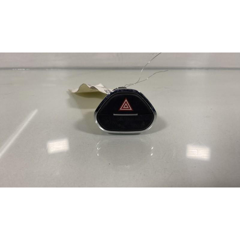 Bouton de warning OPEL CORSA E Photo n°3