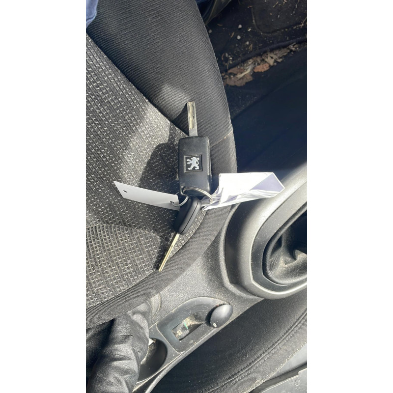 Pretensionneur de ceinture avant droit PEUGEOT 308 1 SW Photo n°10