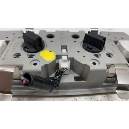 Eclairage de plafonnier TOYOTA YARIS 1