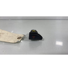 Bouton de warning RENAULT CLIO 4 Photo n°1