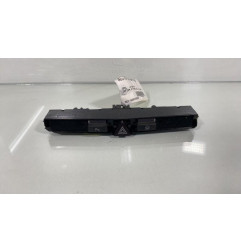 Bouton de warning OPEL ZAFIRA B