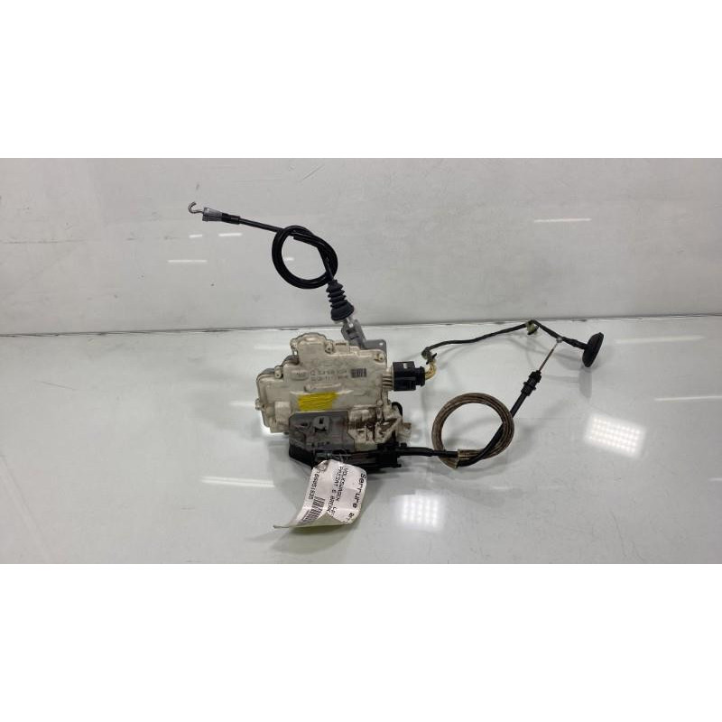 Serrure arriere droit VOLKSWAGEN PASSAT 6 Photo n°1