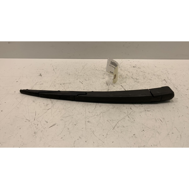Bras essuie glace arriere OPEL ASTRA J Photo n°1