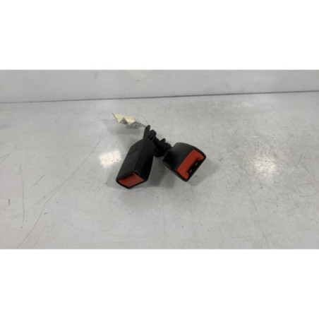 Attache ceinture arriere gauche OPEL ASTRA J