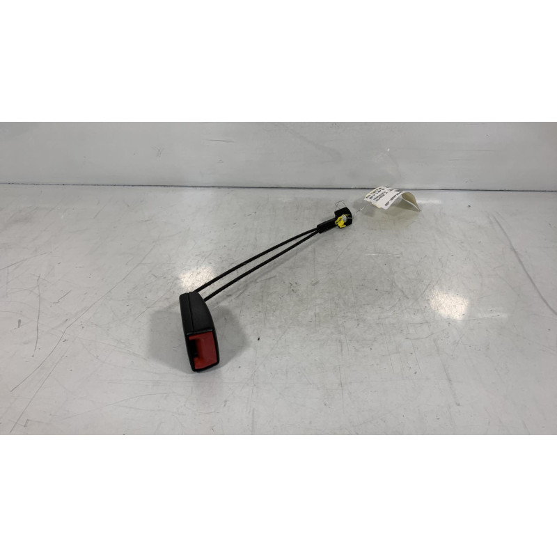 Attache ceinture arriere droit MERCEDES CLASSE A 168 Photo n°1