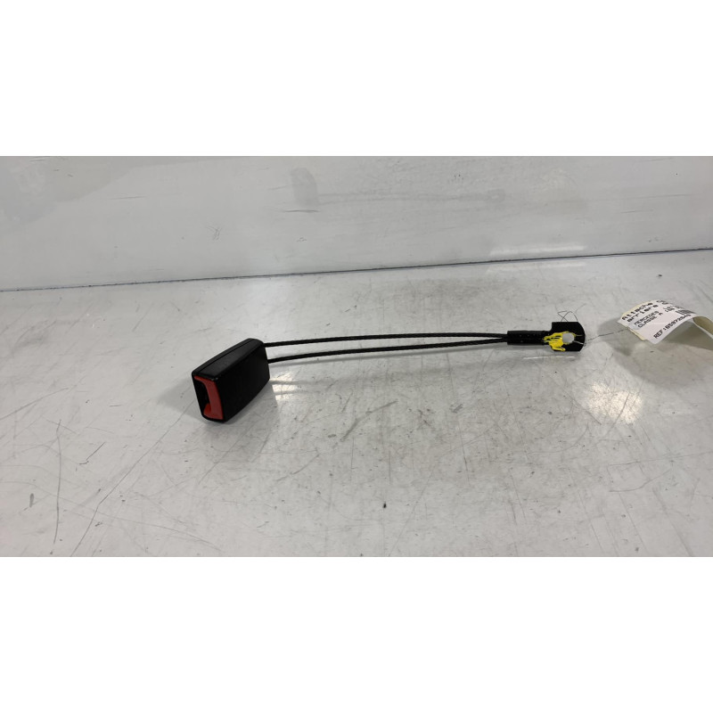 Attache ceinture arriere droit MERCEDES CLASSE A 168 Photo n°3