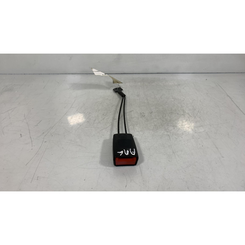 Attache ceinture arriere gauche MERCEDES CLASSE A 168 Photo n°3