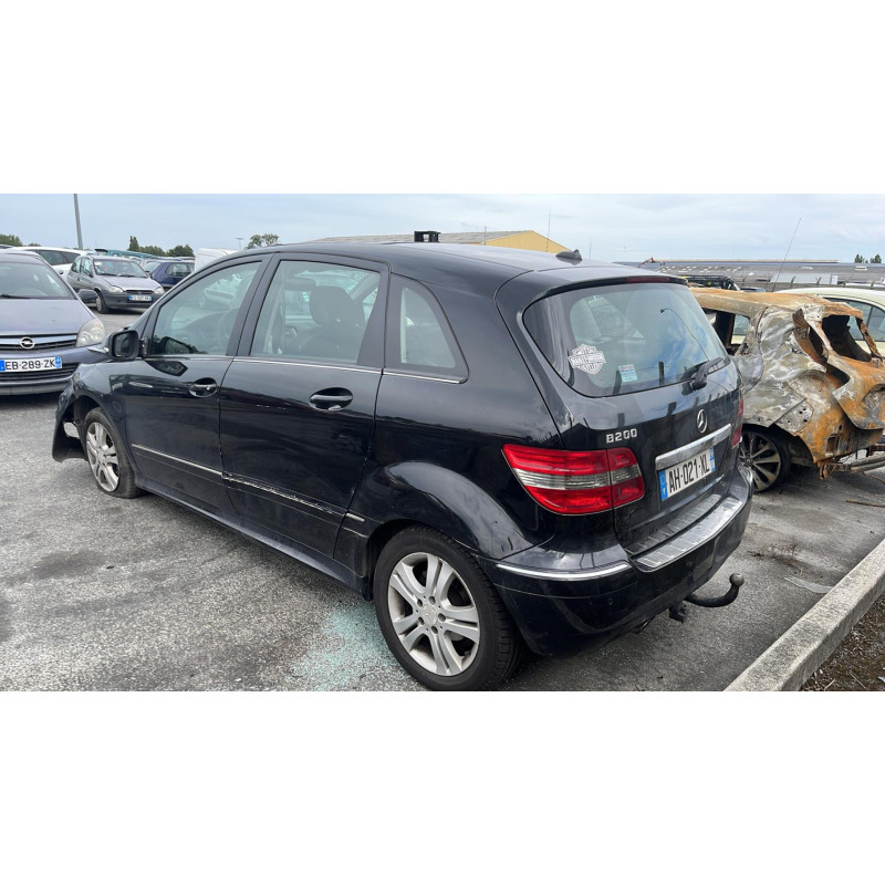 Vitre avant gauche MERCEDES CLASSE B 245 Photo n°2