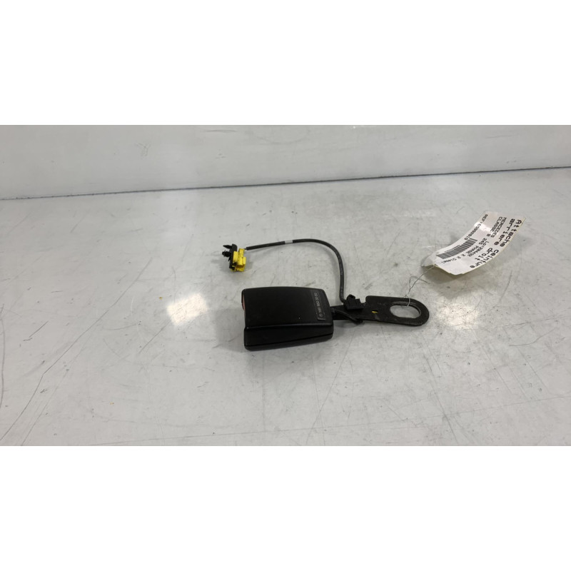 Attache ceinture arriere droit MERCEDES CLASSE B 245 Photo n°2