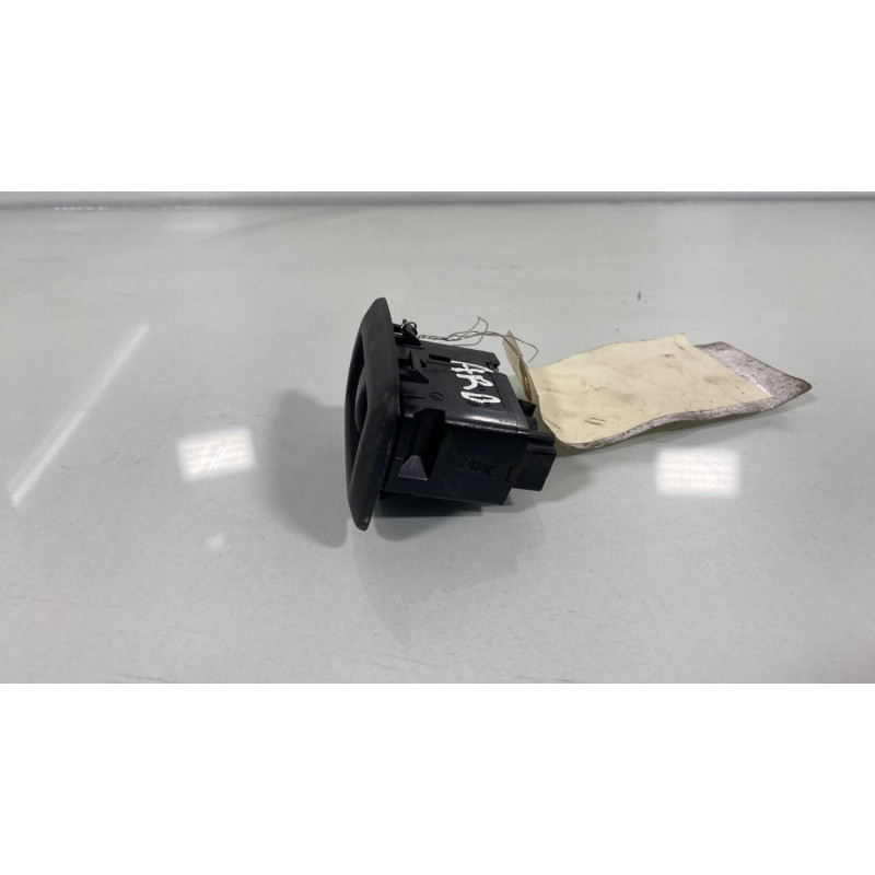 Interrupteur de leve vitre arriere droit MERCEDES CLASSE B 245 Photo n°3