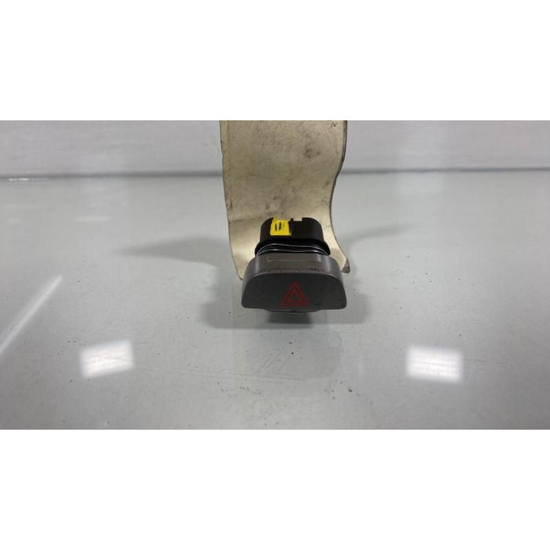 Bouton de warning FORD FOCUS 2 Photo n°3
