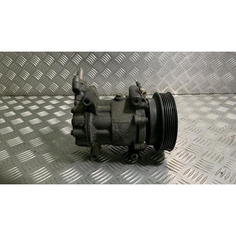 Compresseur clim RENAULT CLIO 2 Photo n°4