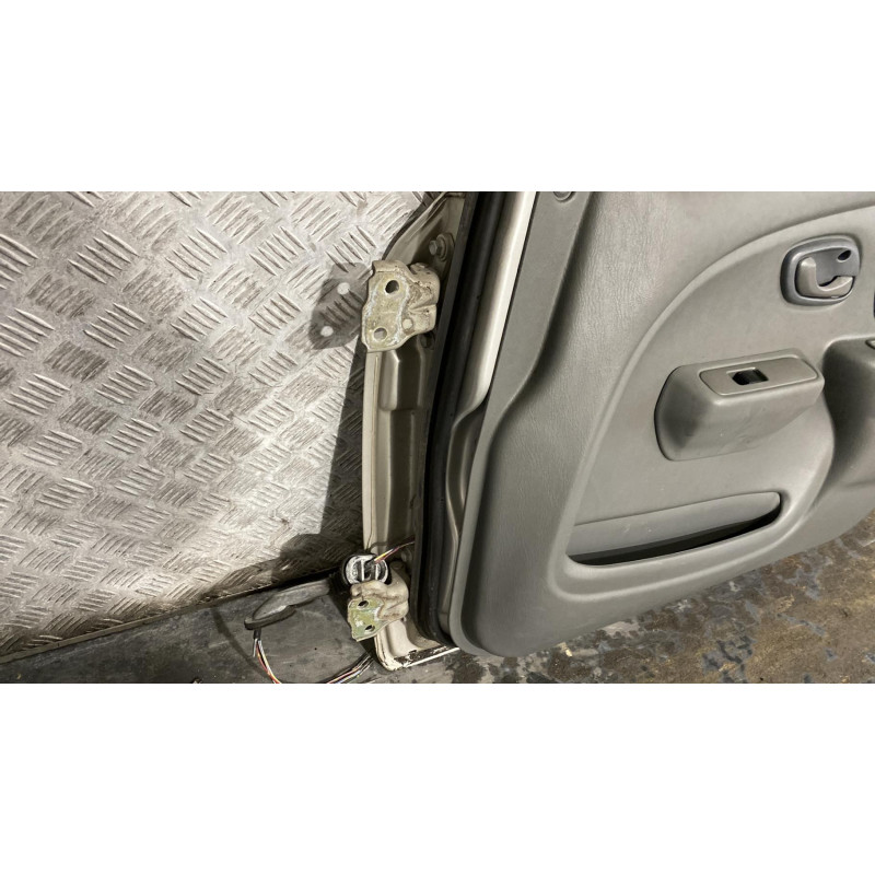 Porte avant droit SUZUKI ALTO 2 Photo n°4