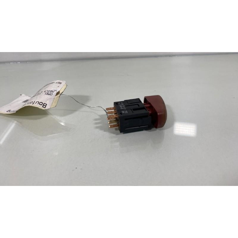 Bouton de warning OPEL AGILA A Photo n°2