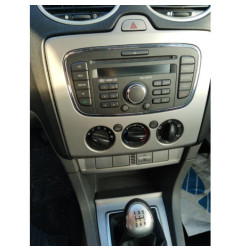 Vitre avant gauche FORD FOCUS 2