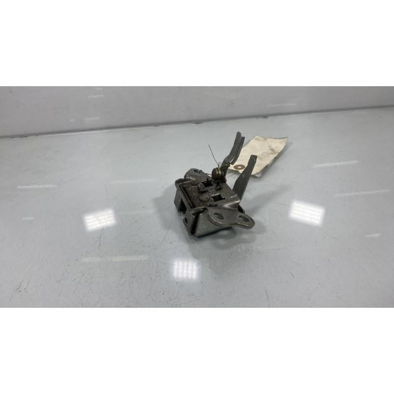 Serrure de coffre TOYOTA YARIS 1 Photo n°1
