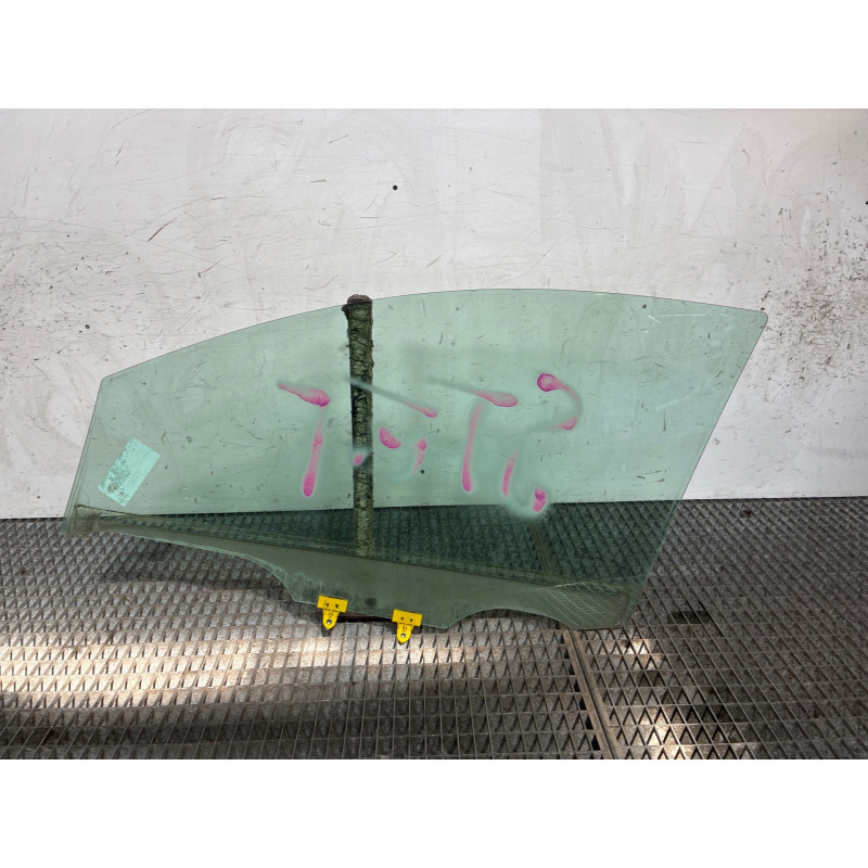 Vitre avant droit NISSAN NOTE 1 Photo n°1