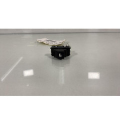 Interrupteur de leve vitre arriere droit PEUGEOT 2008 1