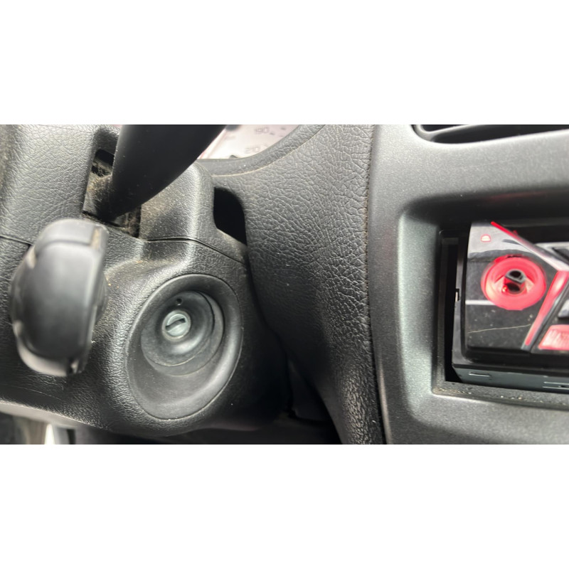 Pare boue avant droit PEUGEOT 206 Photo n°9