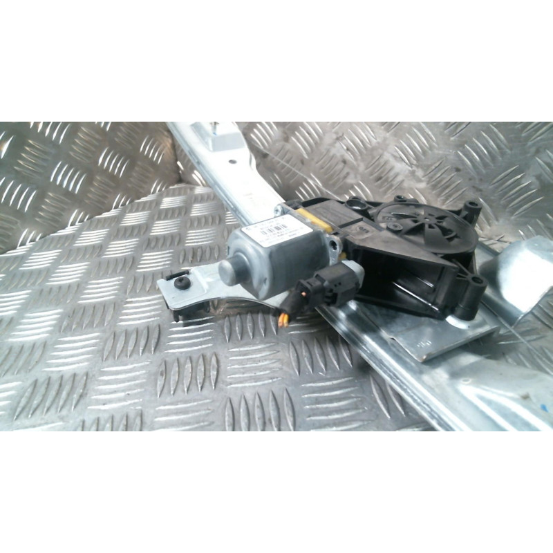 Leve vitre electrique avant gauche PEUGEOT 208 1 Photo n°1