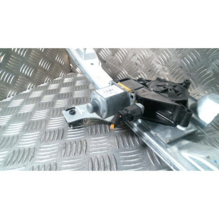 Leve vitre electrique avant gauche PEUGEOT 208 1 Photo n°1