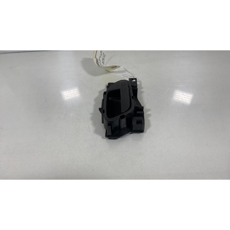 Poignee interieur arriere droit PEUGEOT 208 1 Photo n°3