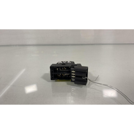 Interrupteur de leve vitre avant droit SUZUKI SWIFT 3