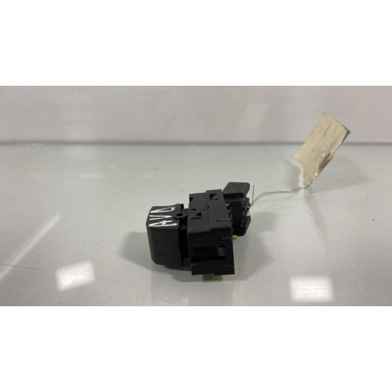 Interrupteur de leve vitre avant droit SUZUKI SWIFT 3 Photo n°3