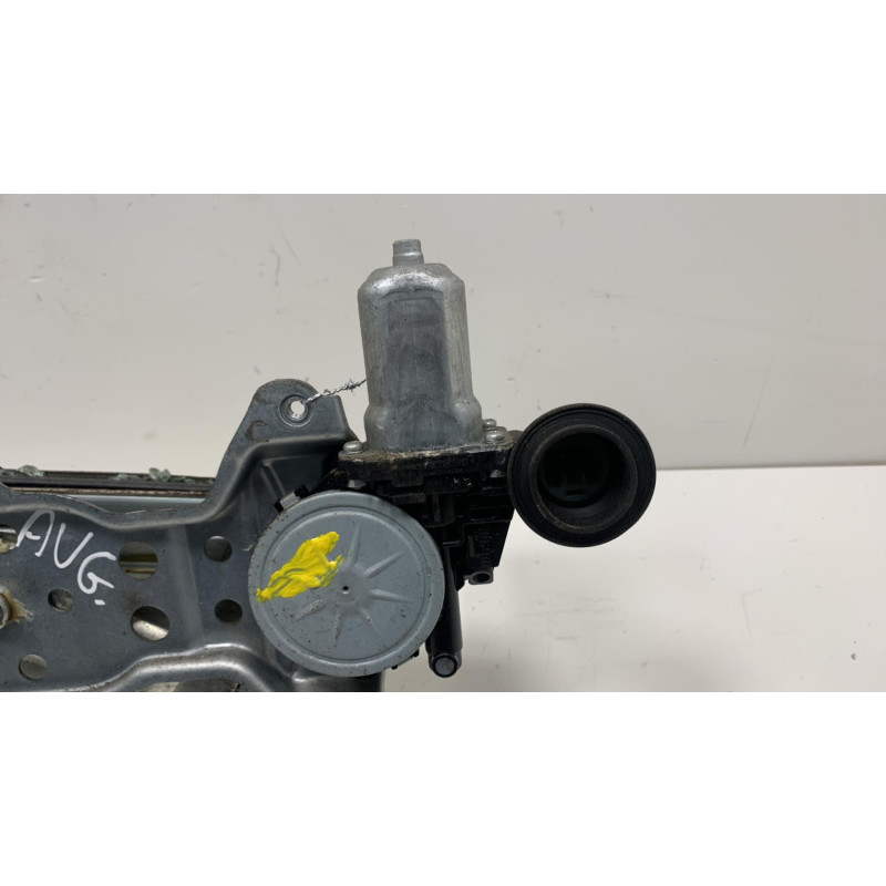 Leve vitre electrique avant gauche SUZUKI SWIFT 3 Photo n°1