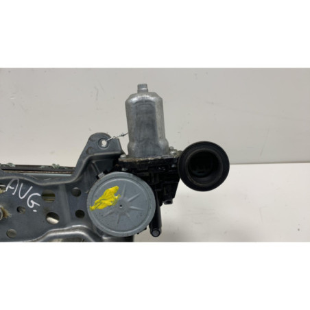 Leve vitre electrique avant gauche SUZUKI SWIFT 3 Photo n°1