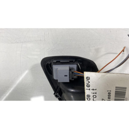 Interrupteur de leve vitre avant droit VOLKSWAGEN POLO 4
