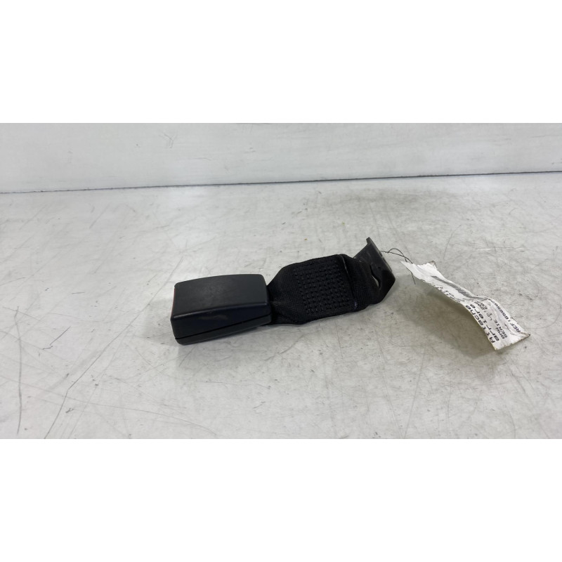 Attache ceinture arriere droit BMW SERIE 1 E87 Photo n°3