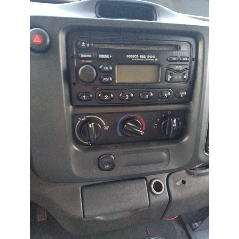 Attache ceinture avant droit FORD TRANSIT 3 Photo n°4