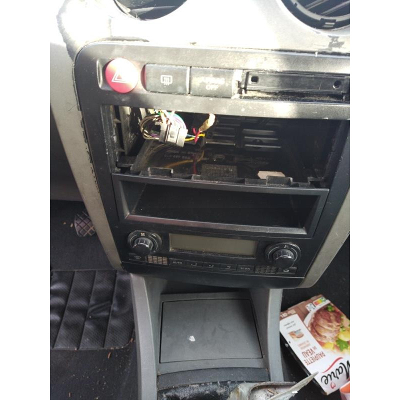 Pretensionneur de ceinture avant gauche SEAT IBIZA 3 Photo n°7