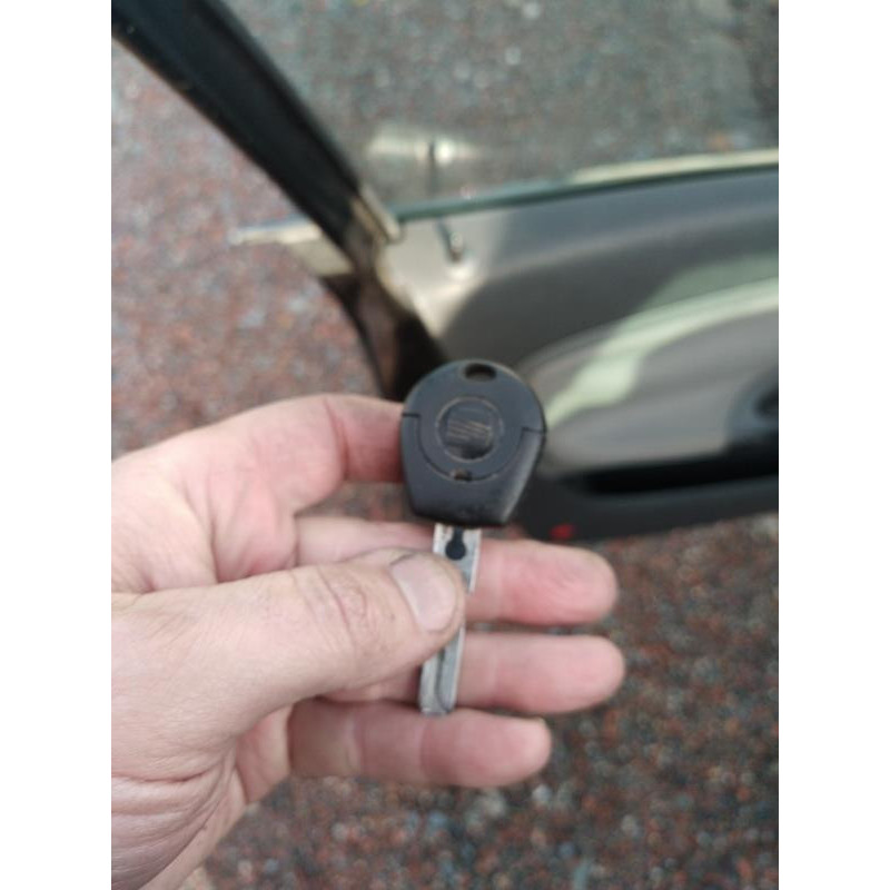 Pretensionneur de ceinture avant gauche SEAT IBIZA 3 Photo n°9