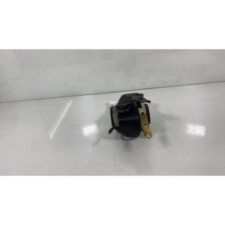 Pretensionneur de ceinture avant droit VOLKSWAGEN POLO 4