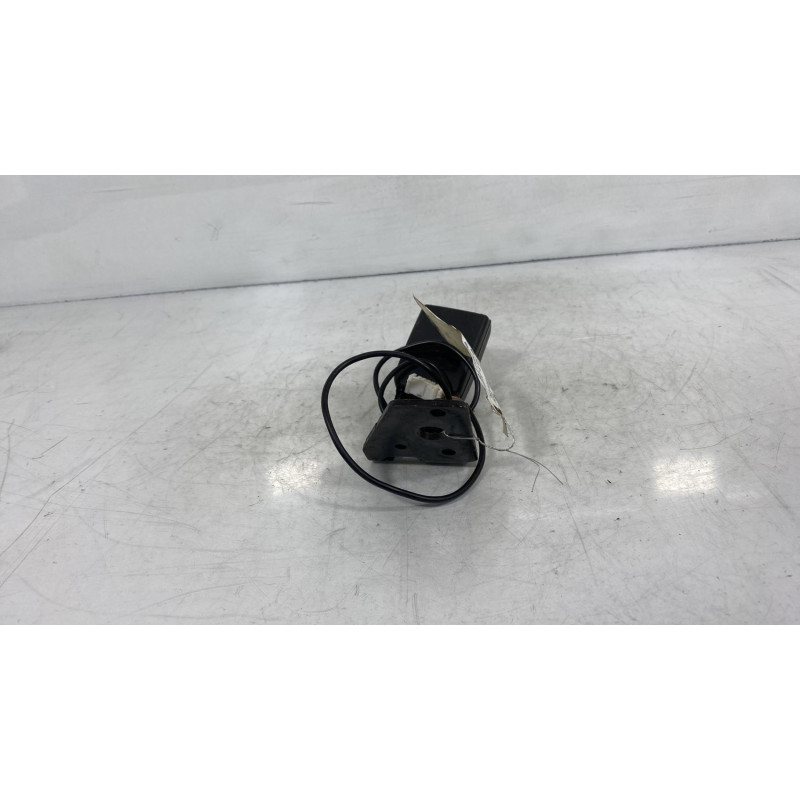Attache ceinture arriere gauche PEUGEOT 308 1 Photo n°1
