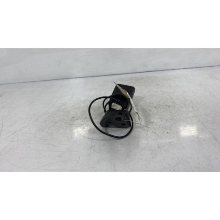 Attache ceinture arriere gauche PEUGEOT 308 1 Photo n°1