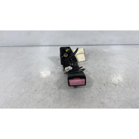 Attache ceinture arriere gauche PEUGEOT 308 1