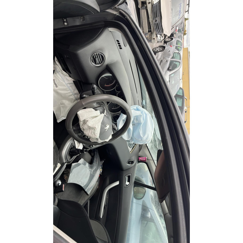 Attache ceinture arriere gauche PEUGEOT 308 1 Photo n°5