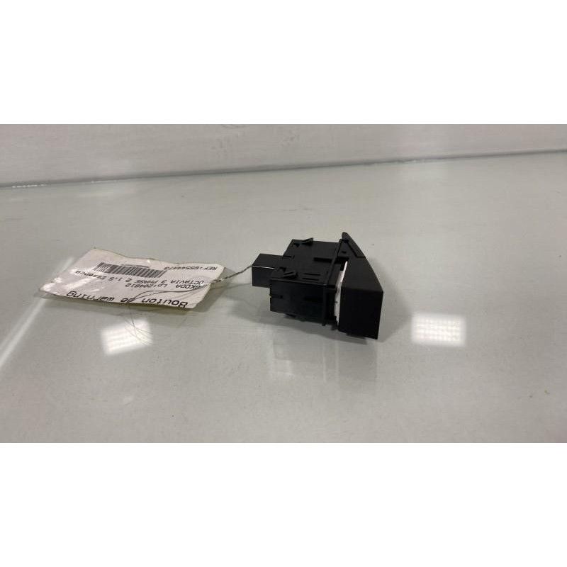 Bouton de warning SKODA OCTAVIA 3 Photo n°1