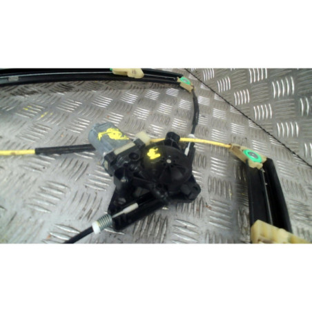 Leve vitre electrique avant droit SKODA OCTAVIA 3 Photo n°1
