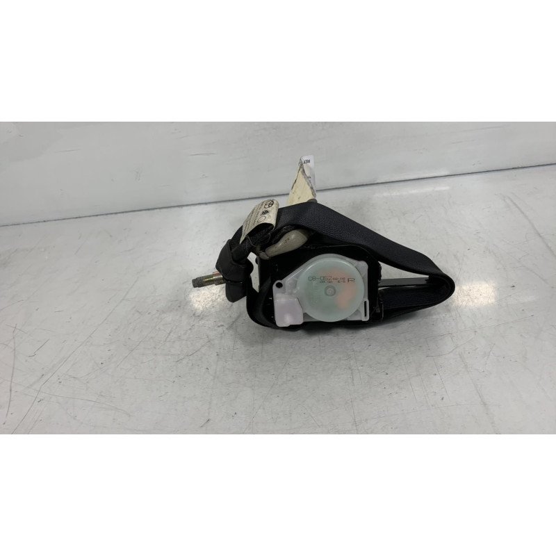 Pretensionneur de ceinture avant droit TOYOTA YARIS 1 Photo n°2