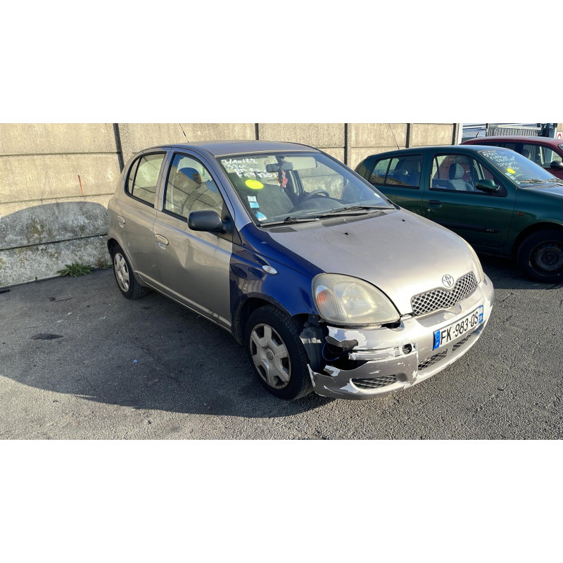 Feu arriere stop central TOYOTA YARIS 1 Photo n°9