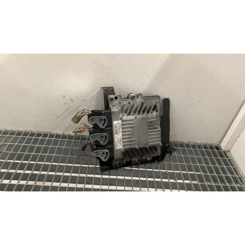 Calculateur moteur RENAULT MEGANE 2 Photo n°1