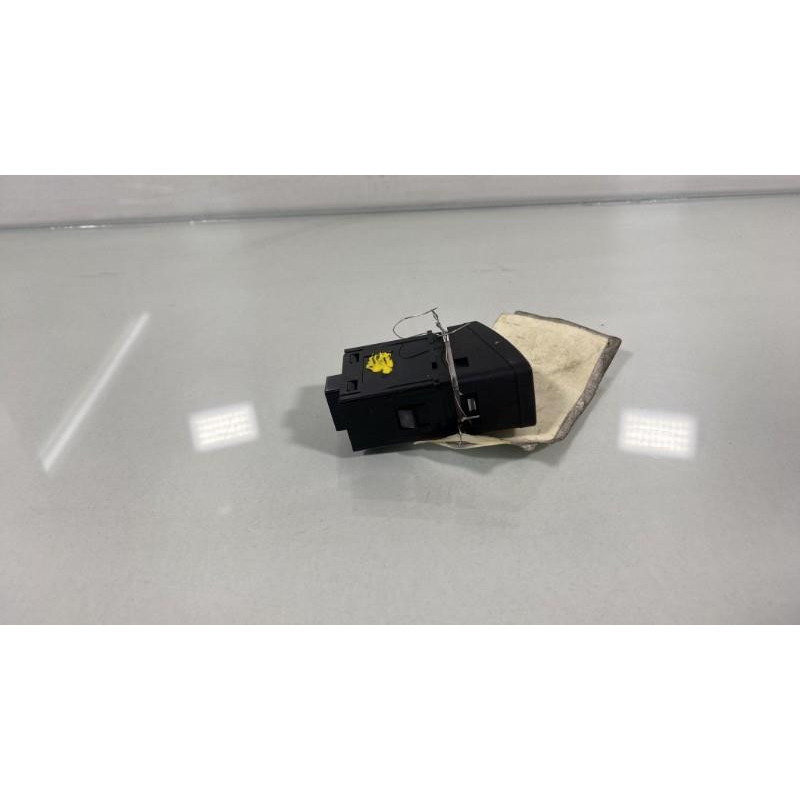Bouton de warning KIA RIO 3 Photo n°1