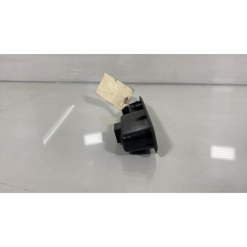 Interrupteur de leve vitre arriere droit PEUGEOT 5008 1 Photo n°2