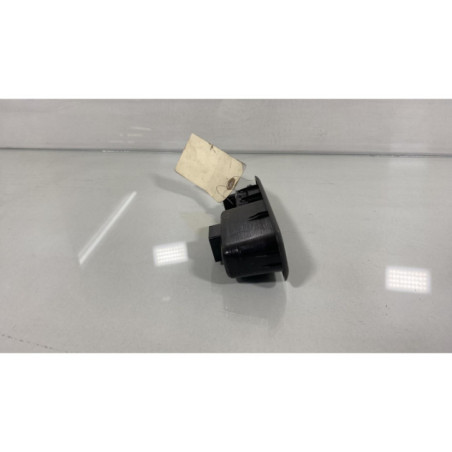 Interrupteur de leve vitre arriere droit PEUGEOT 5008 1